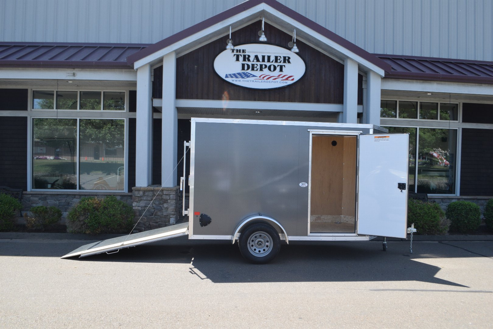 New EZ Hauler 5′ X 10′ + V-NOSE ENCLOSED CARGO TRAILER WITH RAMP DOOR 2.9K