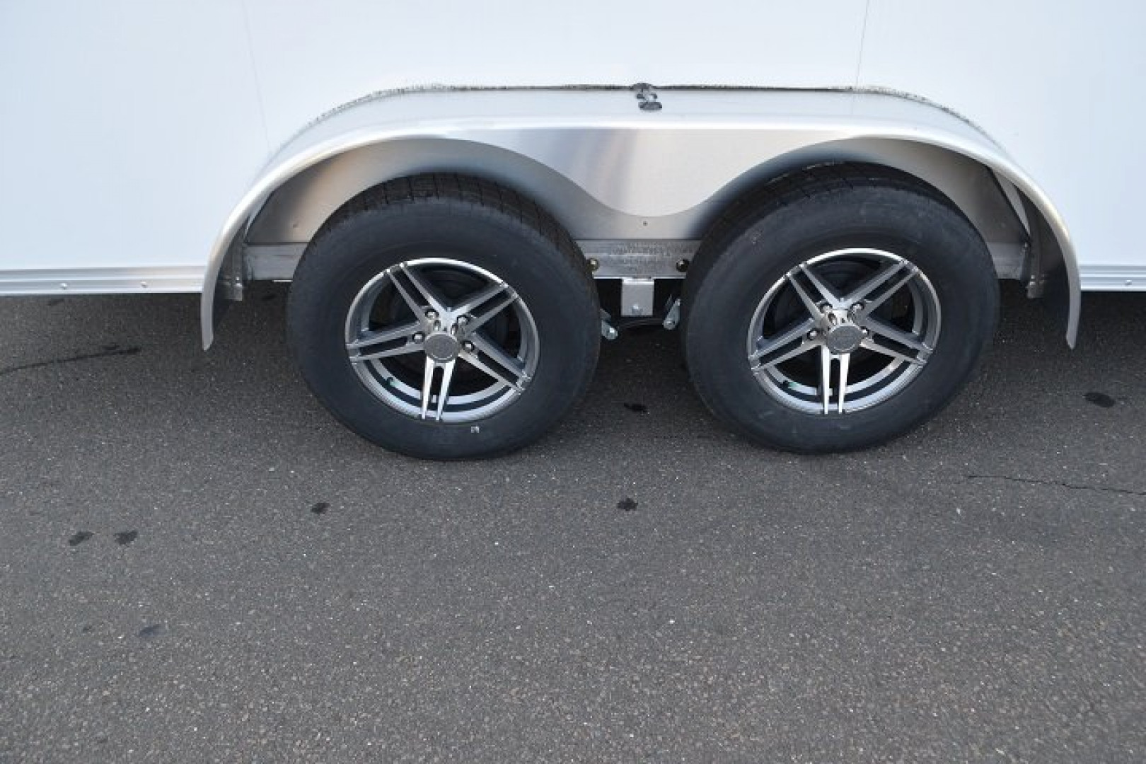New EZ HAULER 7′ X 16′ + V-NOSE ENCLOSED CARGO TRAILER WITH RAMP DOOR 7K
