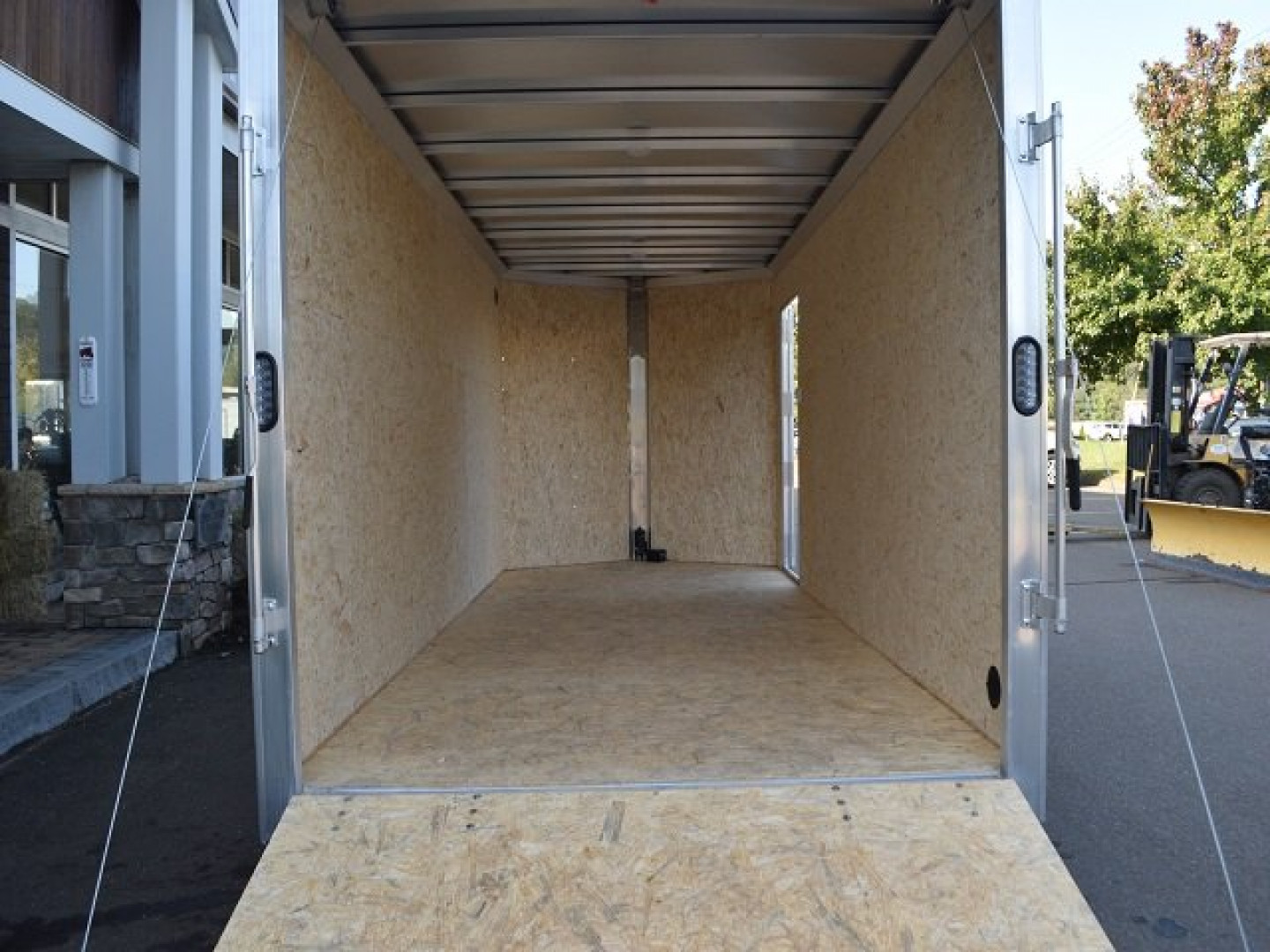 New EZ HAULER 7′ X 16′ + V-NOSE ENCLOSED CARGO TRAILER WITH RAMP DOOR 7K