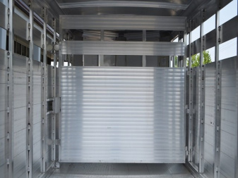 New Sundowner 6’9″ X 16′ LIVESTOCK TRAILER