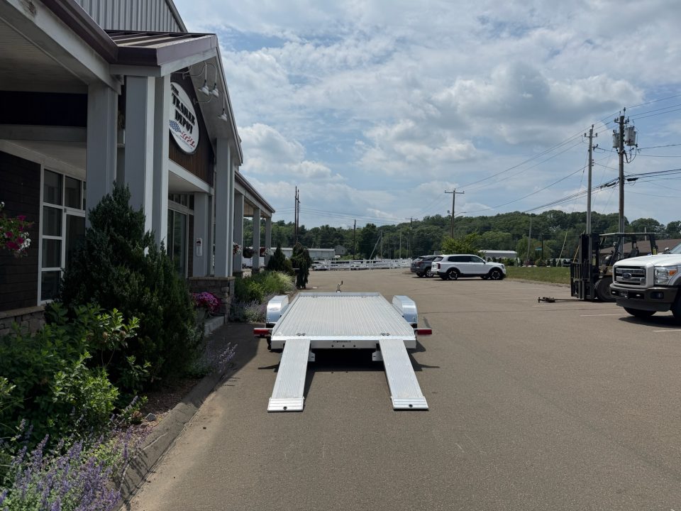 New Featherlite 6’7″ X 17’6″ OPEN CAR HAULER 7K
