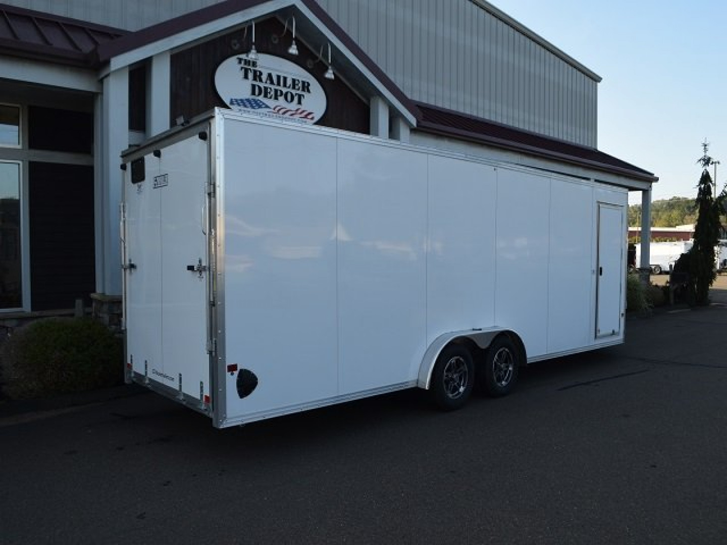 New EZ HAULER 7’6″ X 24′ ENCLOSED SNOWMOBILE TRAILER 7K