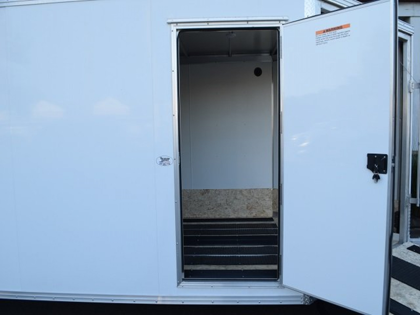 New EZ HAULER 7’6″ X 24′ ENCLOSED SNOWMOBILE TRAILER 7K