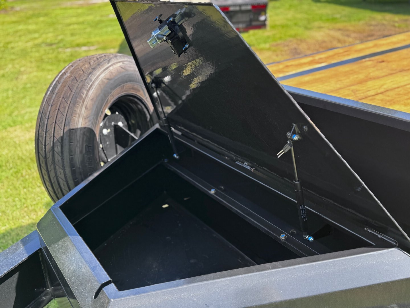 New 2025 Dura-Haul 8X25 16K (20+5) DECKOVER BP