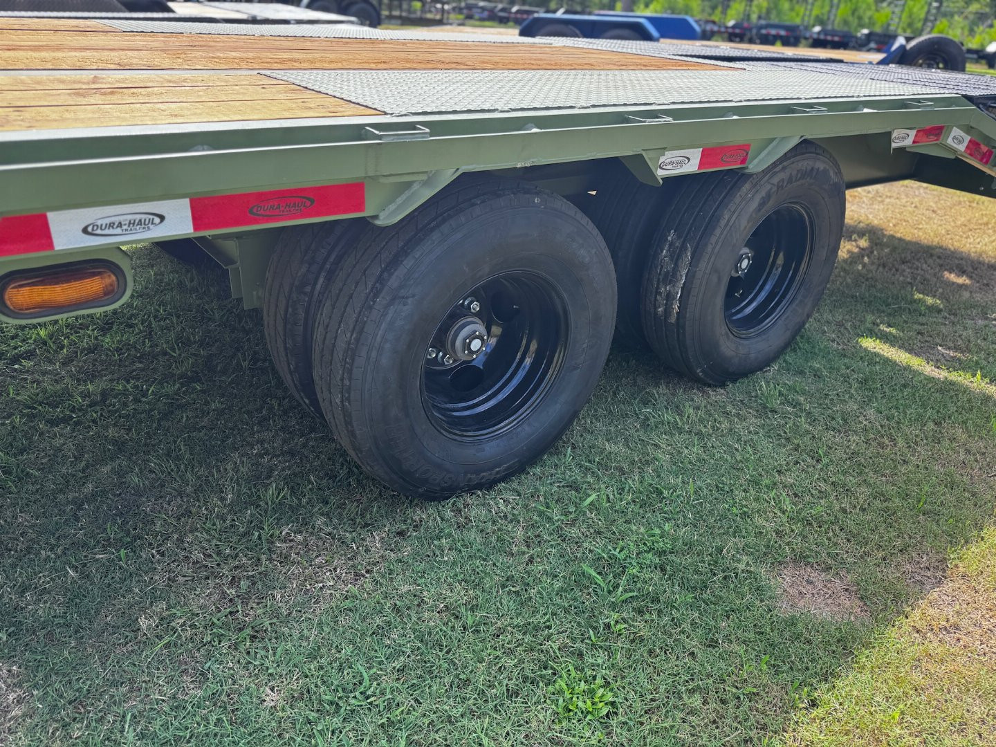 New 2025 Dura-Haul 8X25 (20+5) 12-TON DECKOVER GN