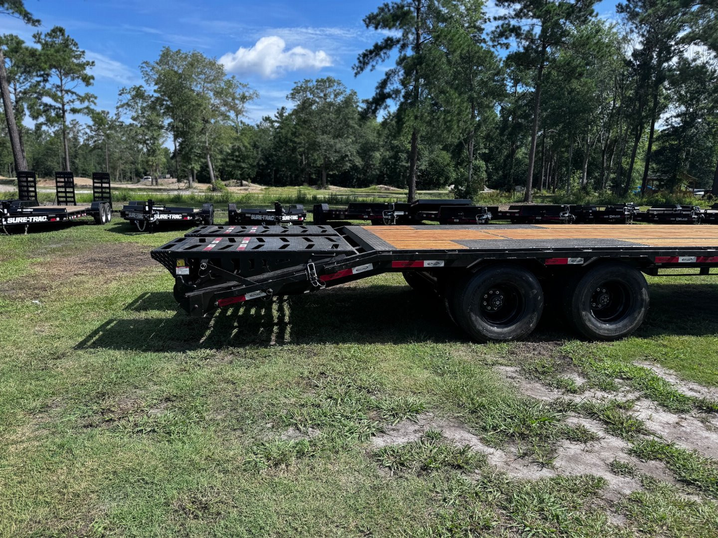 New 2025 Dura-Haul Deckover GN (102x25+5) 30' 12 Ton Deckover Trailer