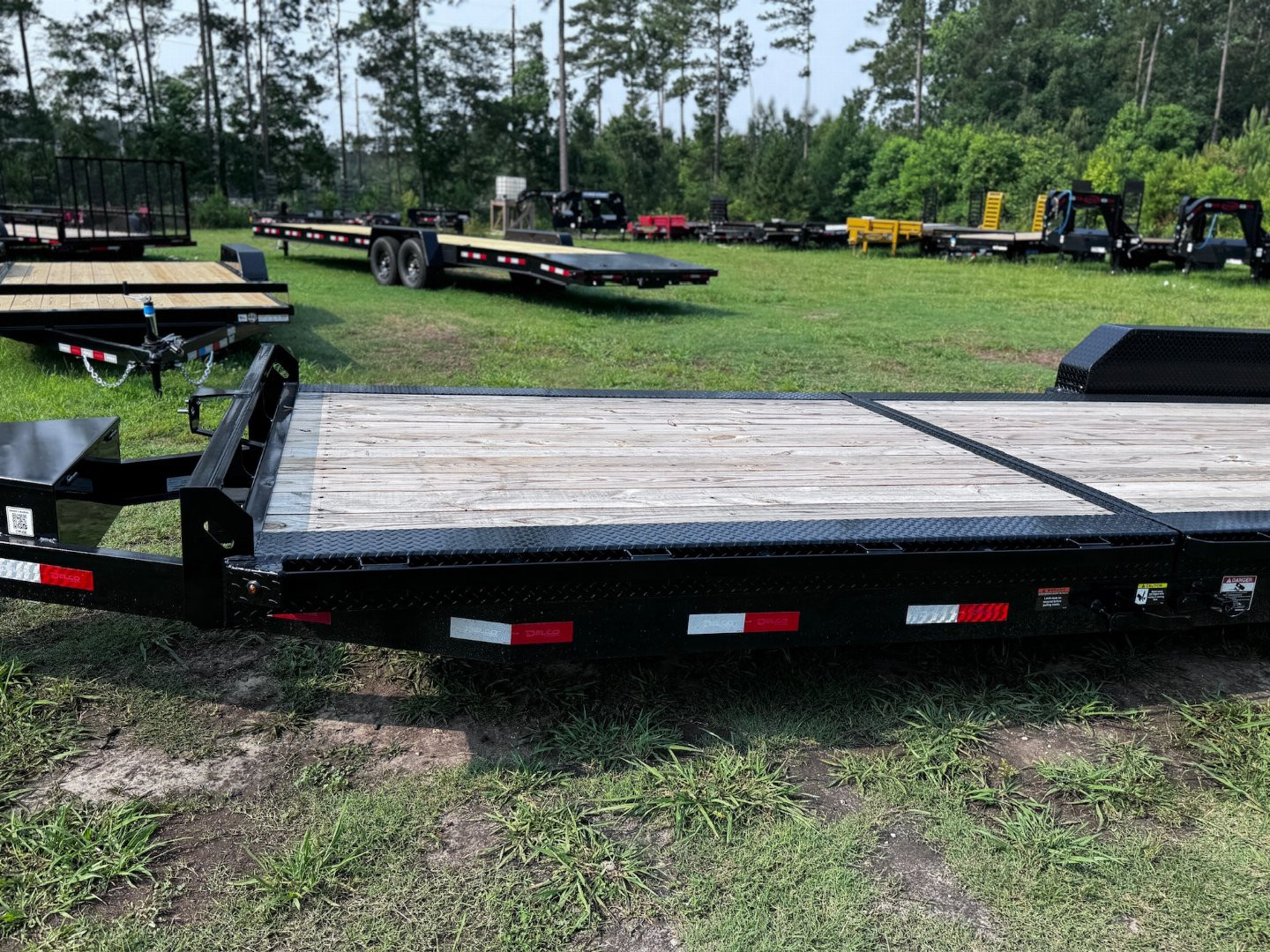 New Delco 14K BUMPER TILT 83" X 24' 8' Stationary Deck
