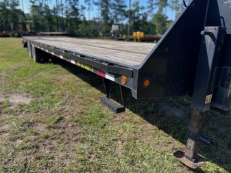 Used Big Tex Trailers 22GN-28BK+5mr Equipment Trailer