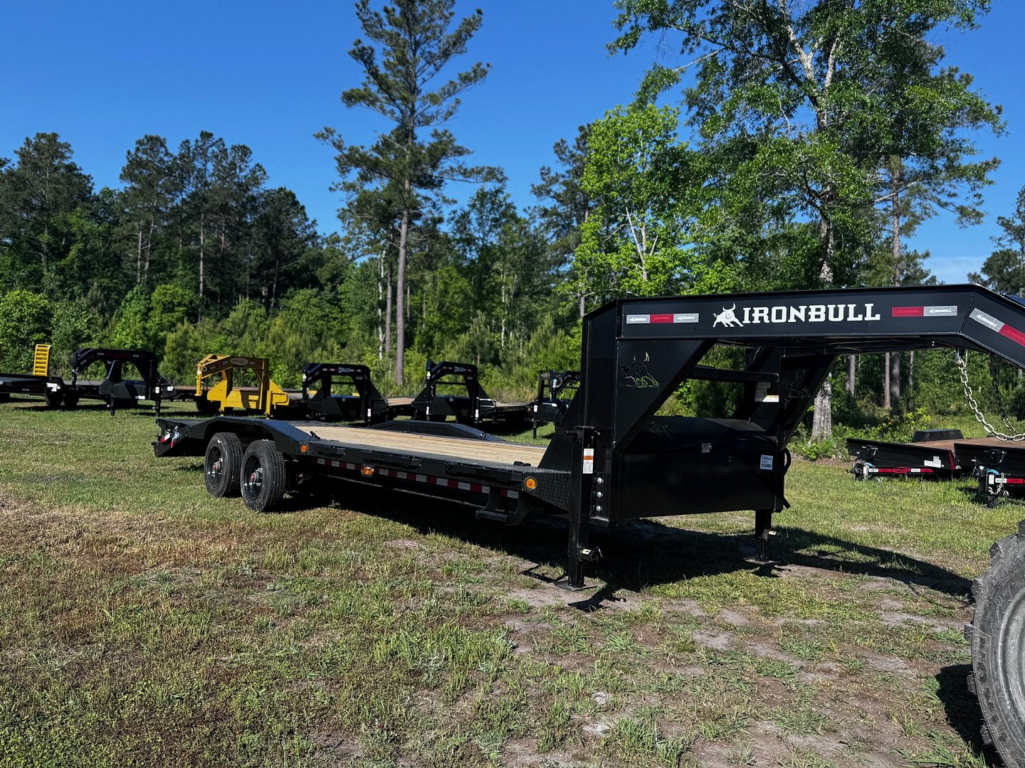 New 2025 Iron Bull 102X26 22,000 lb Super Single 10T Gooseneck Equipment Trailer