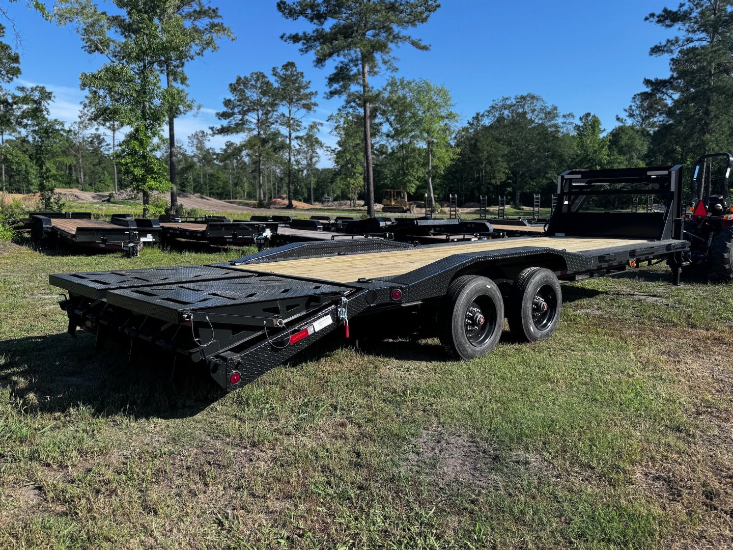 New 2025 Iron Bull 102X26 22,000 lb Super Single 10T Gooseneck Equipment Trailer