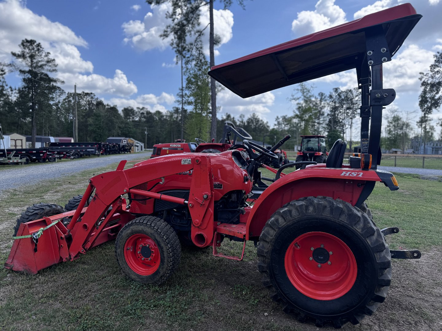 Used Kubota L3301 Tractor