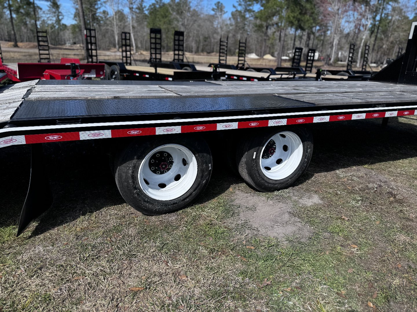 New 2025 Econoline 10-Ton 26FT Gooseneck Deckover Trailer