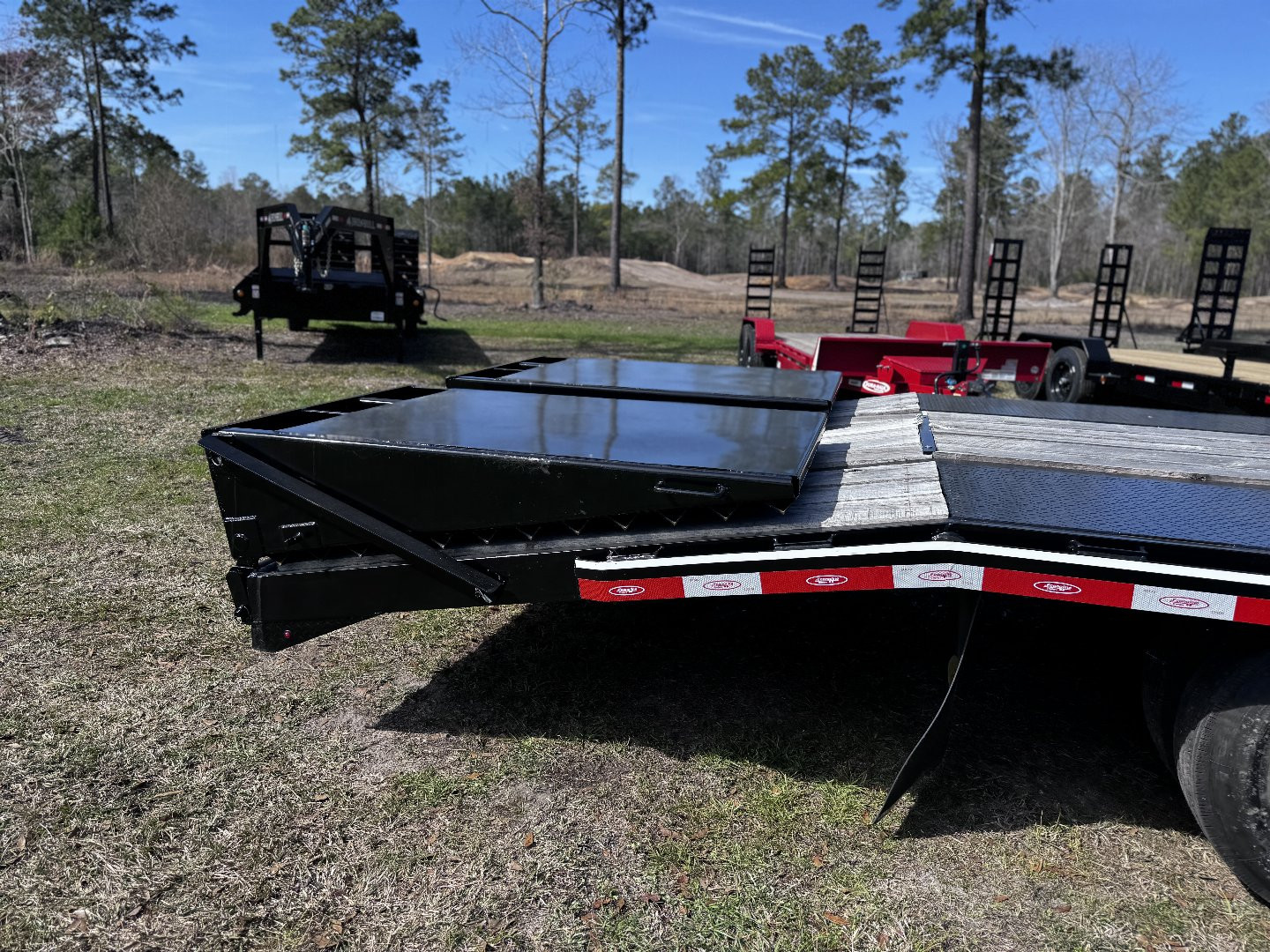 New 2025 Econoline 10-Ton 26FT Gooseneck Deckover Trailer