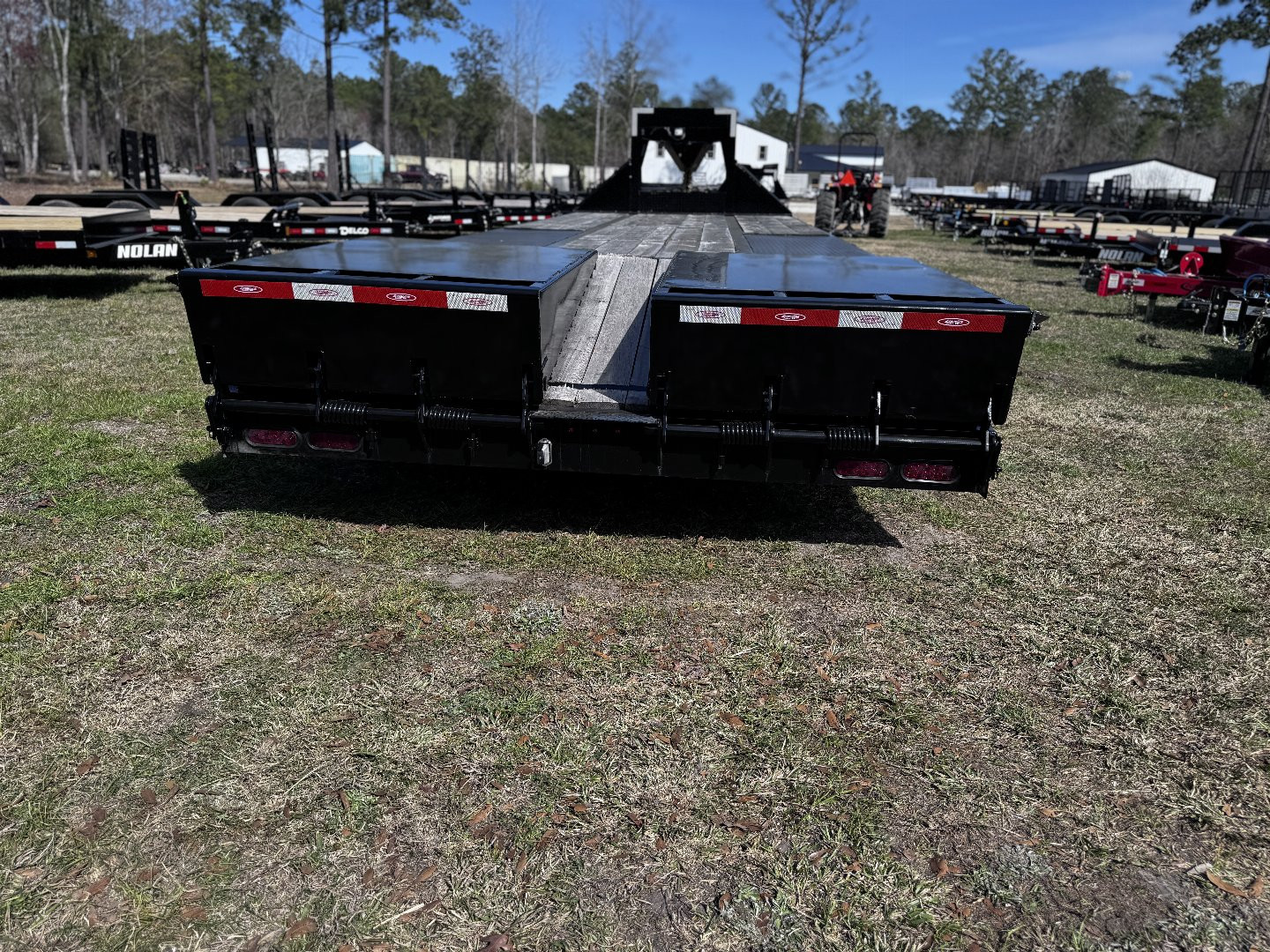 New 2025 Econoline 10-Ton 26FT Gooseneck Deckover Trailer