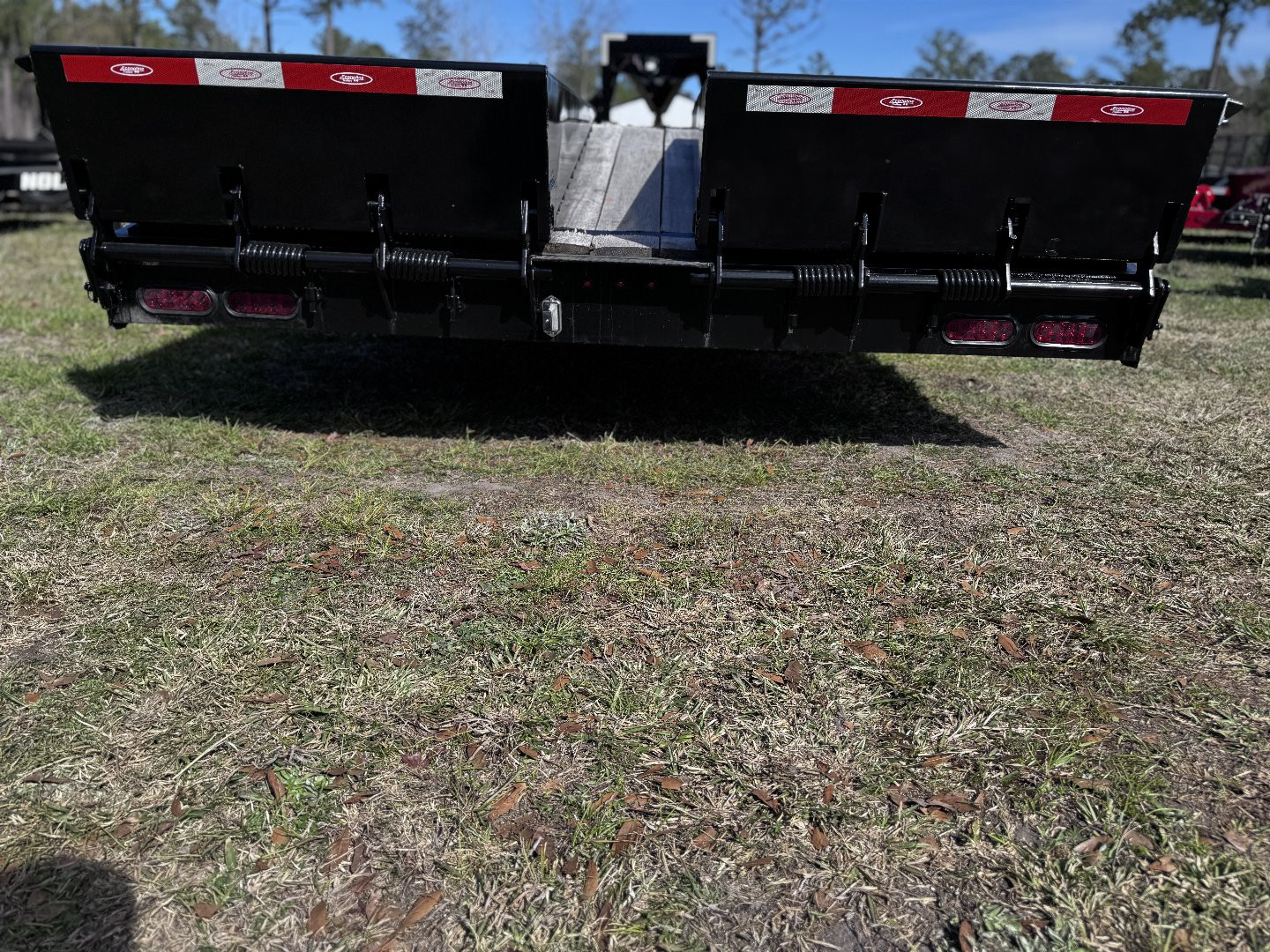 New 2025 Econoline 10-Ton 26FT Gooseneck Deckover Trailer