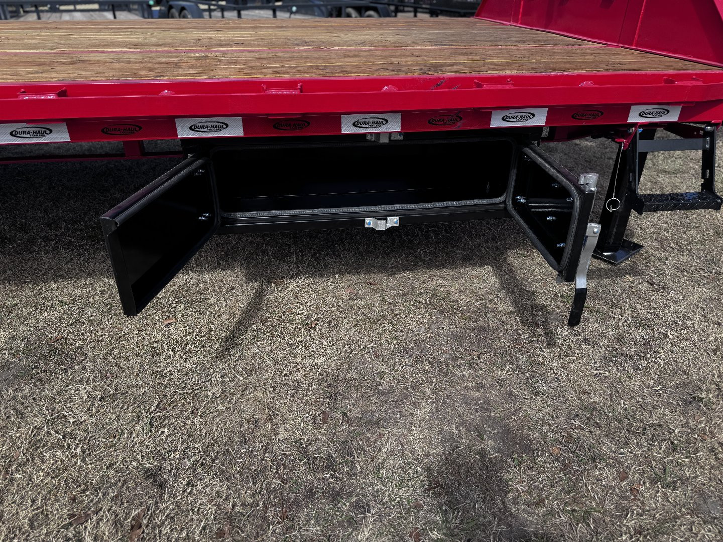 New 2025 Dura-Haul DOGN 8X30 24K Gooseneck Deckover Trailer