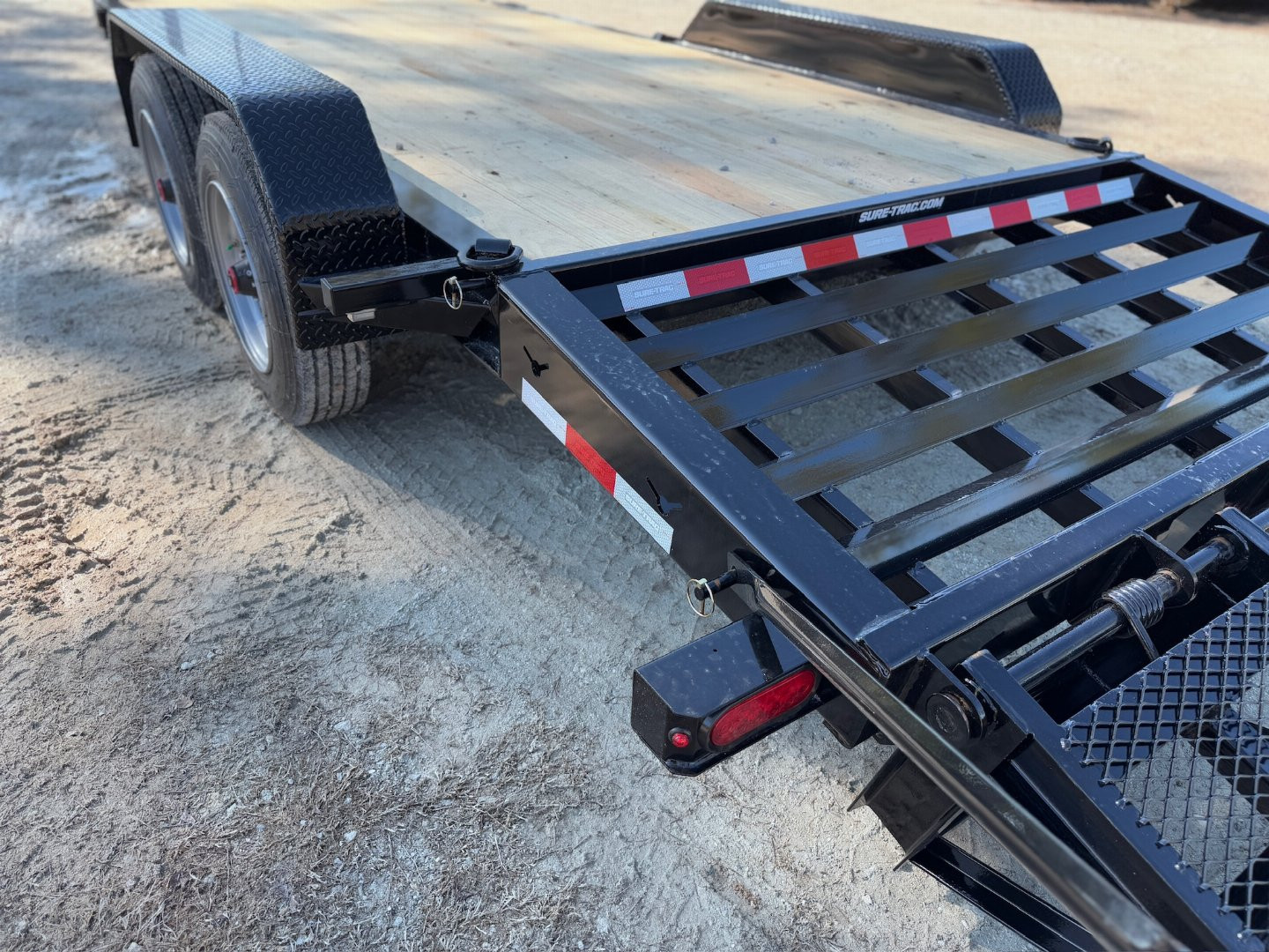 New 2025 Sure-Trac 7 x 18 (15+3) Pro Series Equipment 22K
