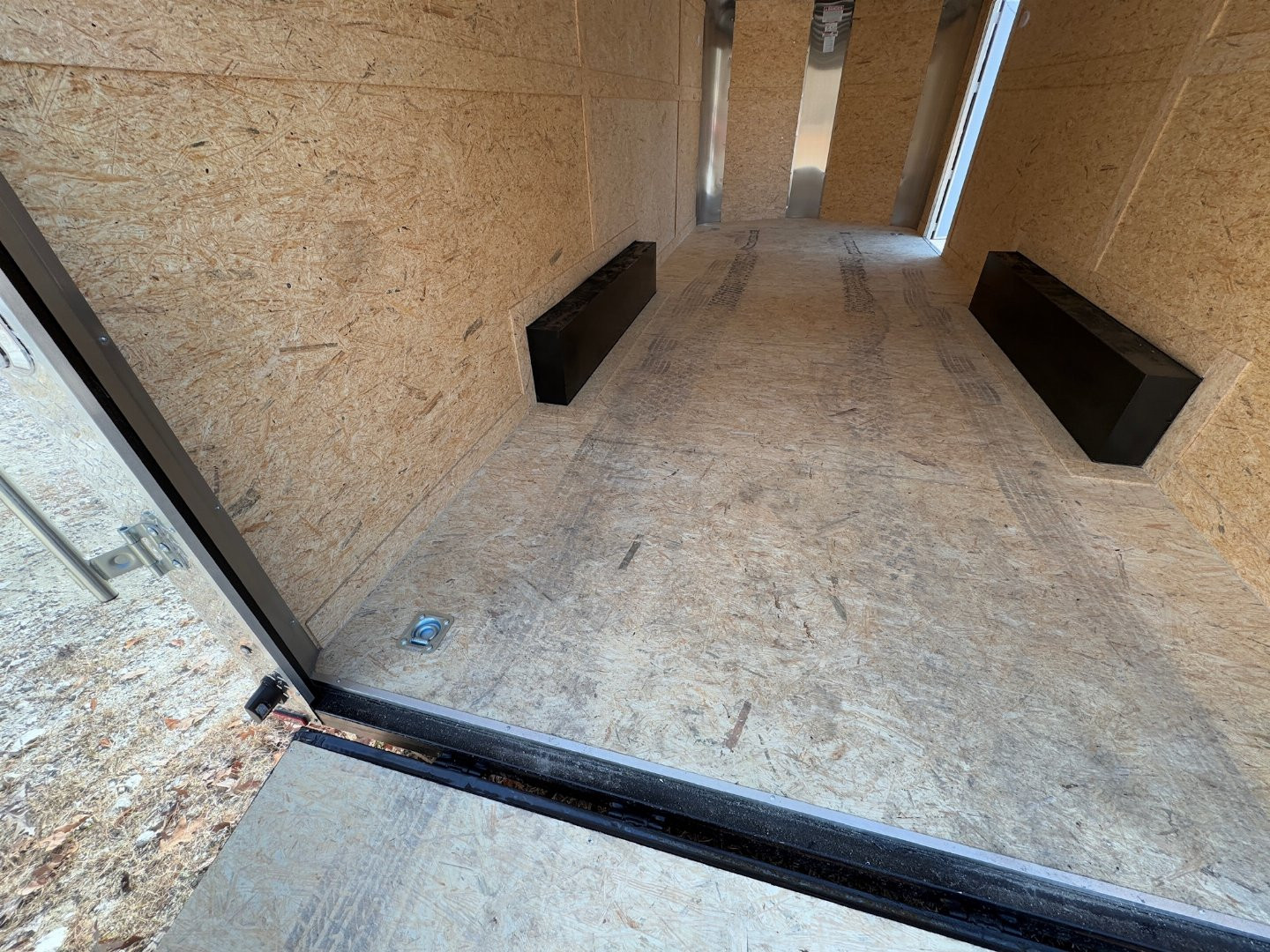 New 2025 Arising 8.5x20 Dual Axel V-Nose Cargo / Enclosed Trailer