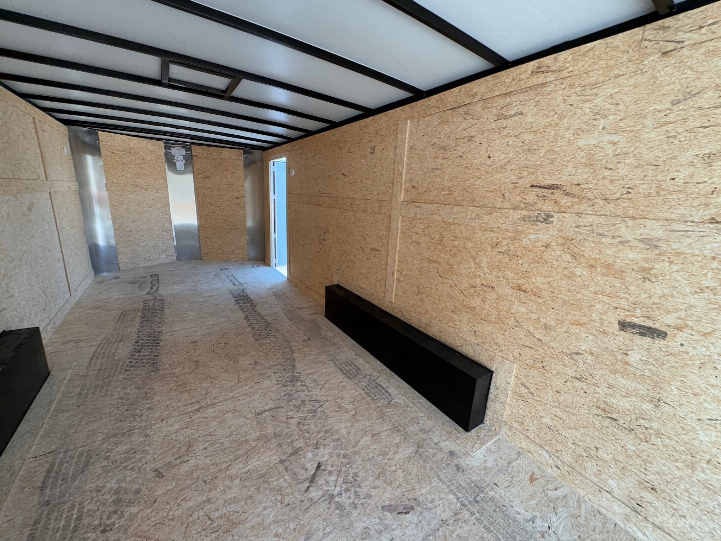 New 2025 Arising 8.5x20 Dual Axel V-Nose Cargo / Enclosed Trailer