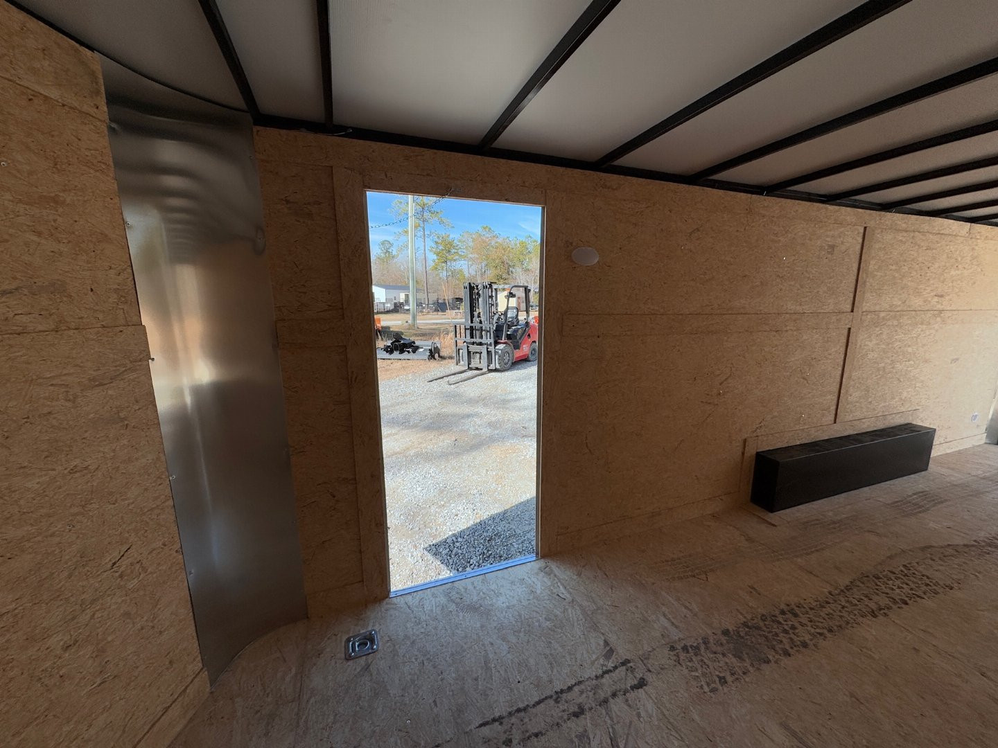 New 2025 Arising 8.5x20 Dual Axel V-Nose Cargo / Enclosed Trailer