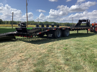 New 2024 Load Trail 102" x 32' Gooseneck Deckover Trailer