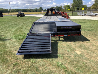 New 2024 Load Trail 102" x 32' Gooseneck Deckover Trailer