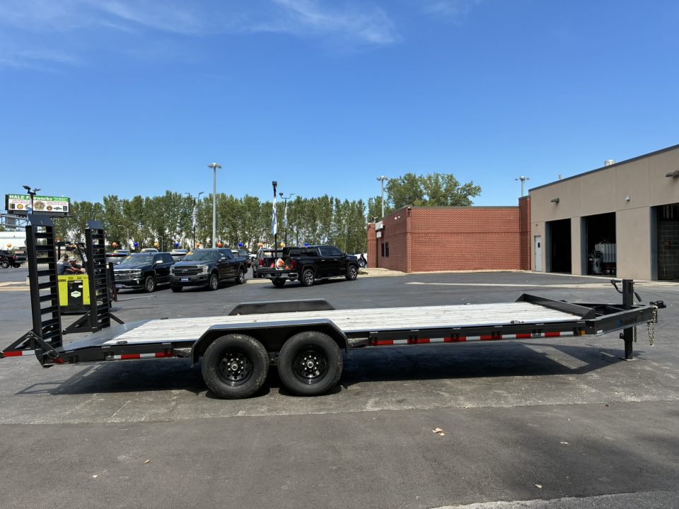 New 2025 Diamond C Trailers HEQ207 Equipment Trailer