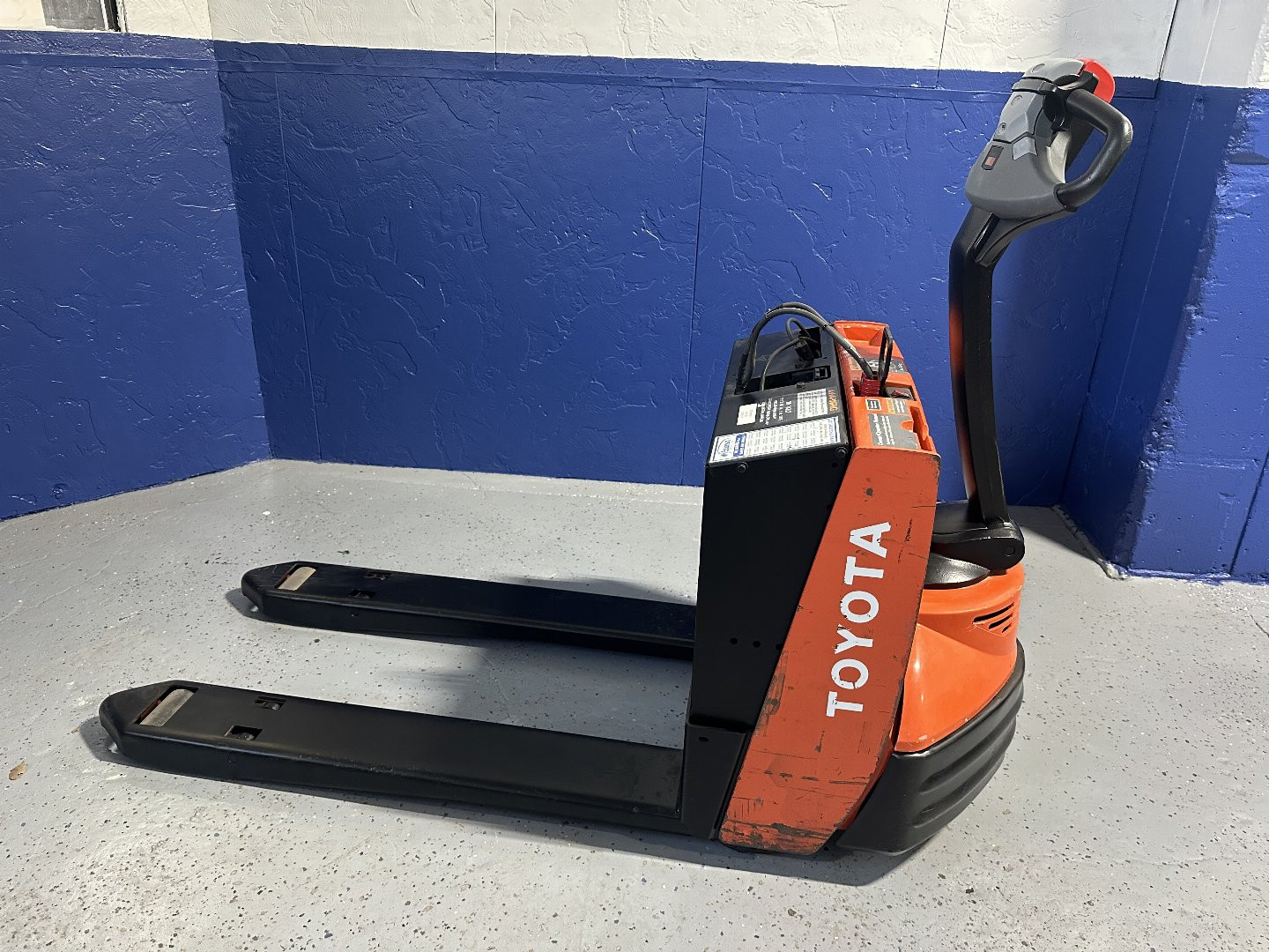 Used 2013 PALLET JACK TOYOTA