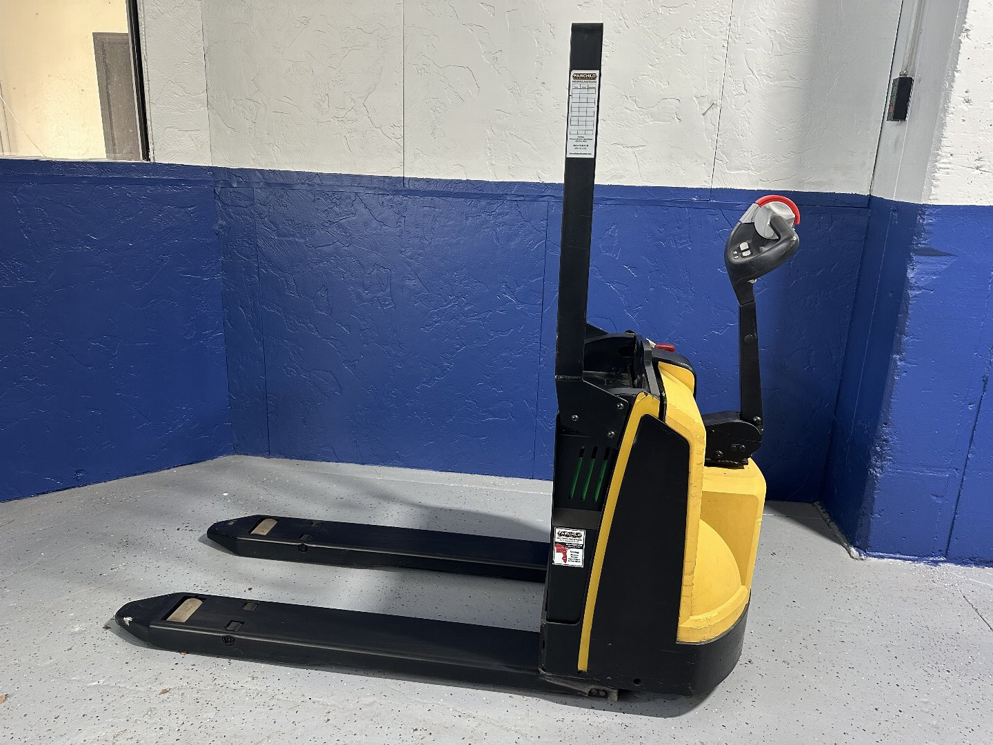 Used 2017 PALLET JACK YALE