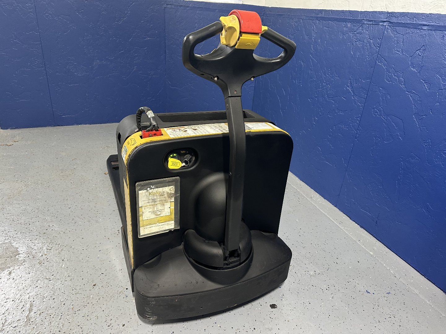 Used 2013 PALLET JACK YALE