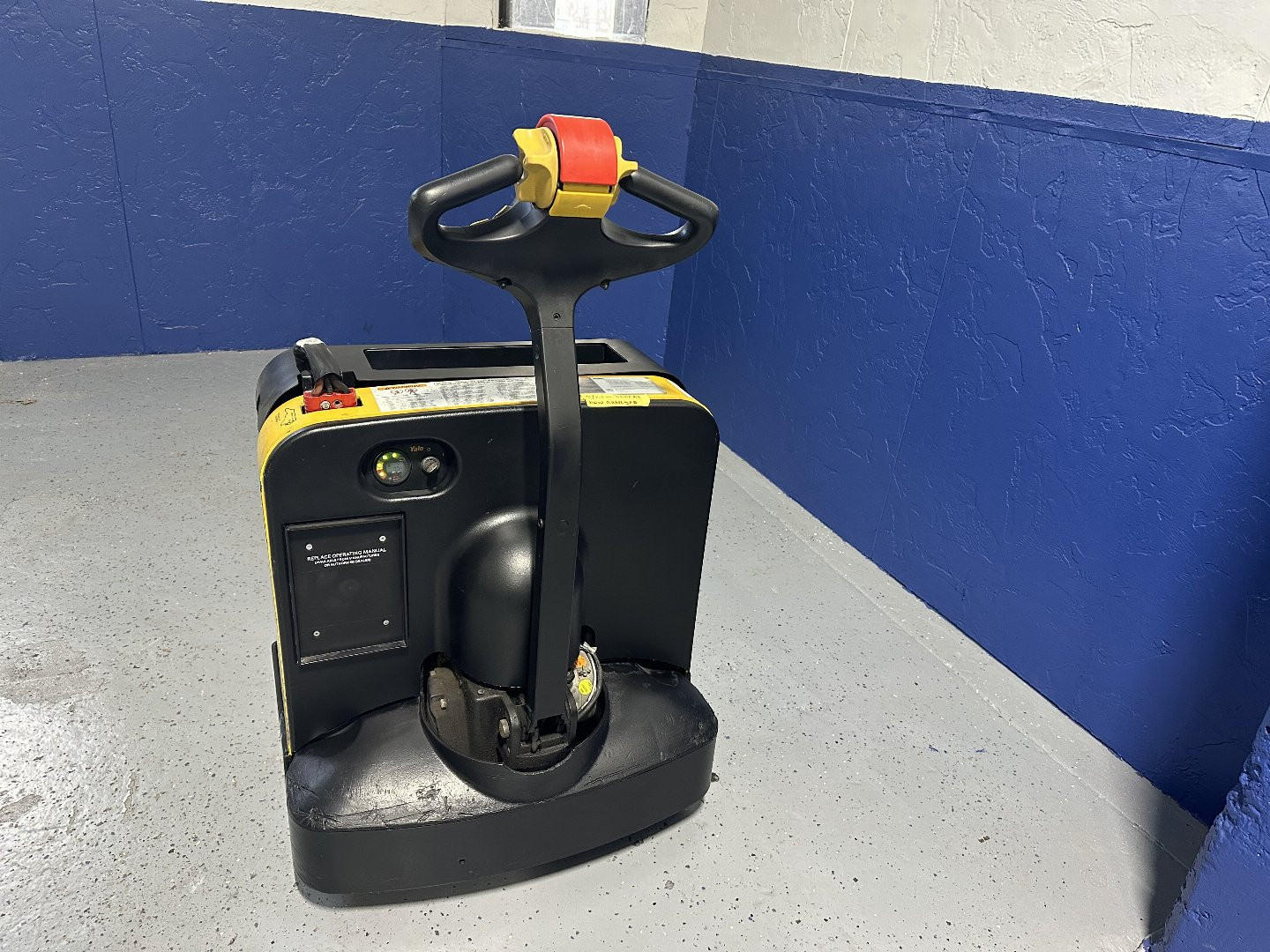 Used 2015 PALLET JACK YALE