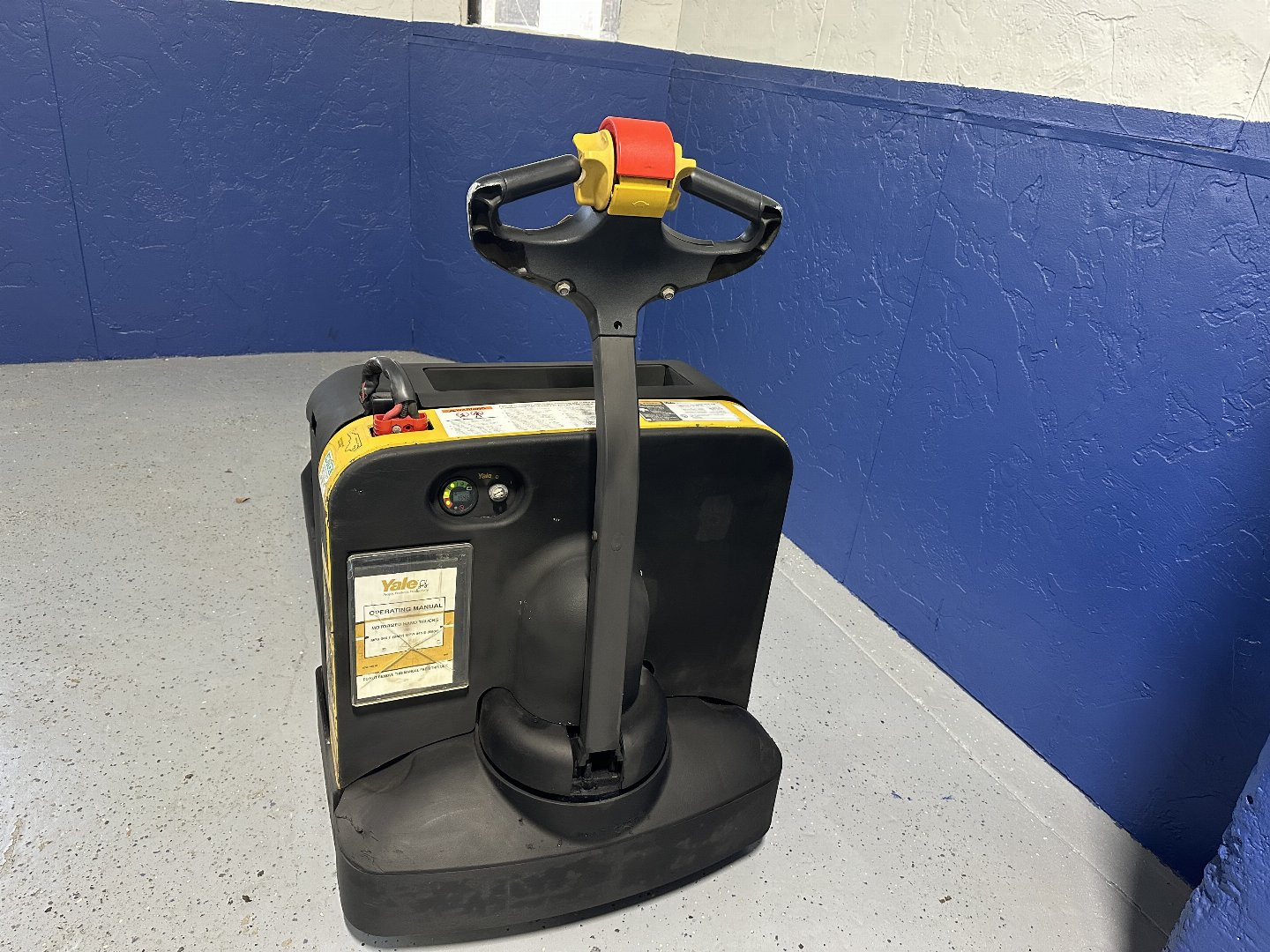 Used 2010 PALLET JACK YALE