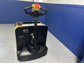 Used 2013 PALLET JACK YALE