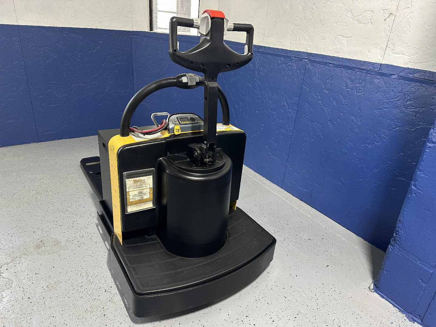 Used 2016 PALLET JACK YALE