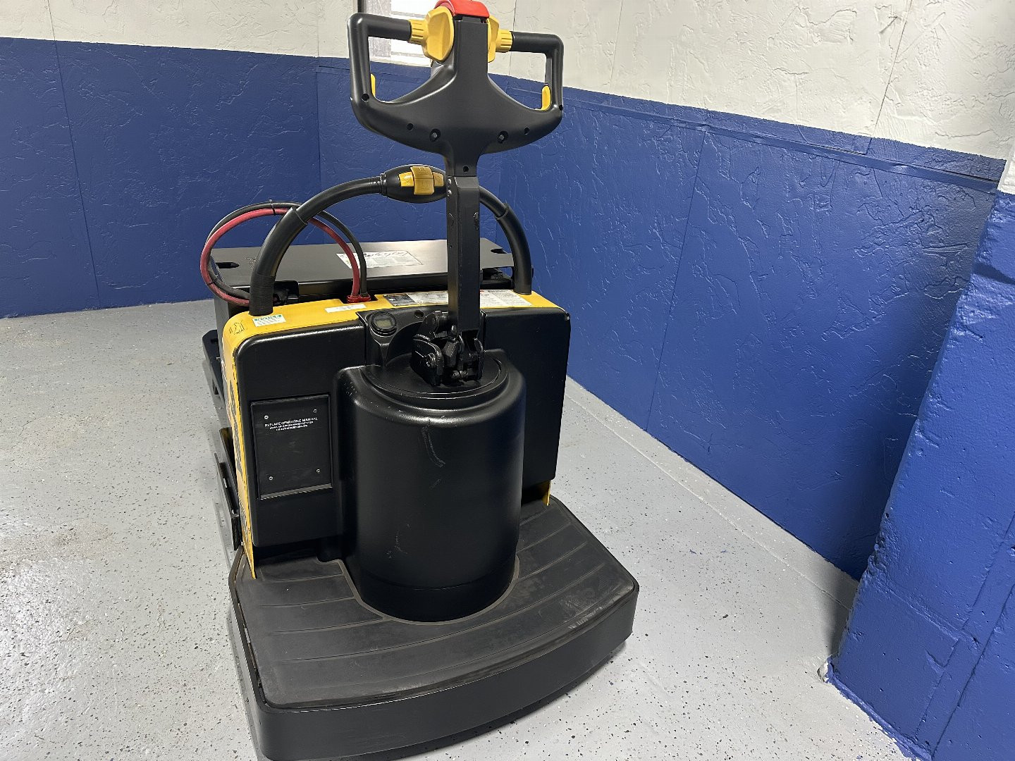 Used 2010 PALLET JACK YALE