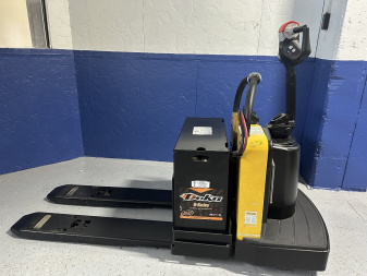 Used 2014 PALLET JACK YALE