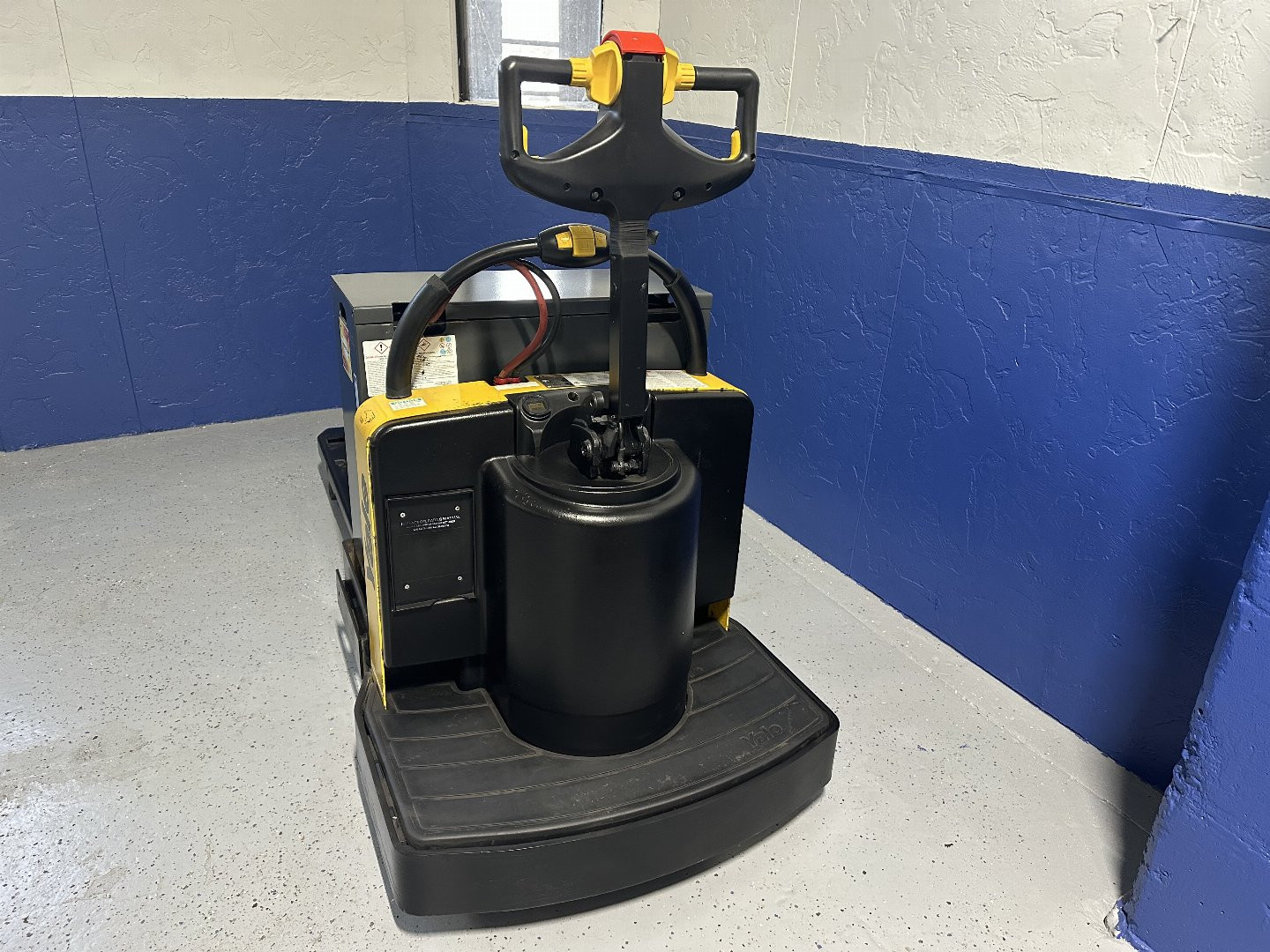 Used 2010 PALLET JACK YALE