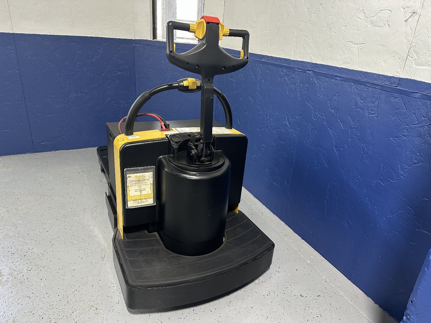 Used 2011 PALLET JACK YALE