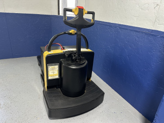 Used 2011 PALLET JACK YALE