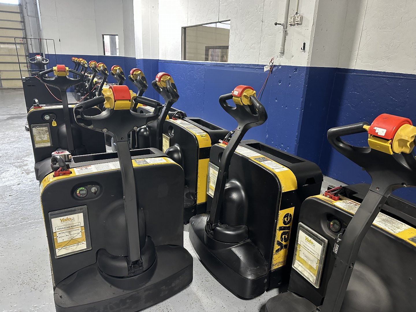 Used 2011 PALLET JACK YALE