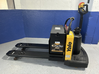 Used 2010 PALLET JACK YALE
