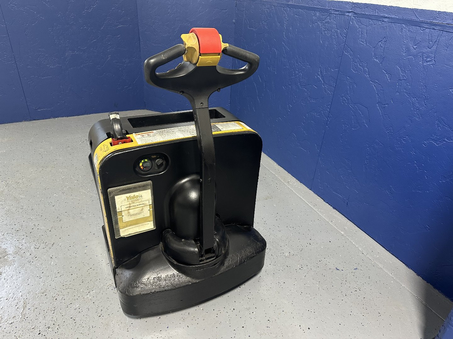 Used 2014 PALLET JACK YALE