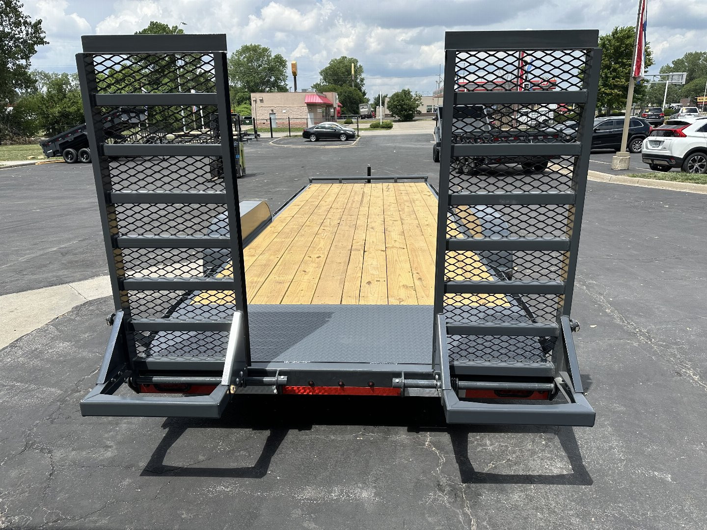 New 2024 Lamar Trailers 83" X 22' CC - 10K CARHAULER