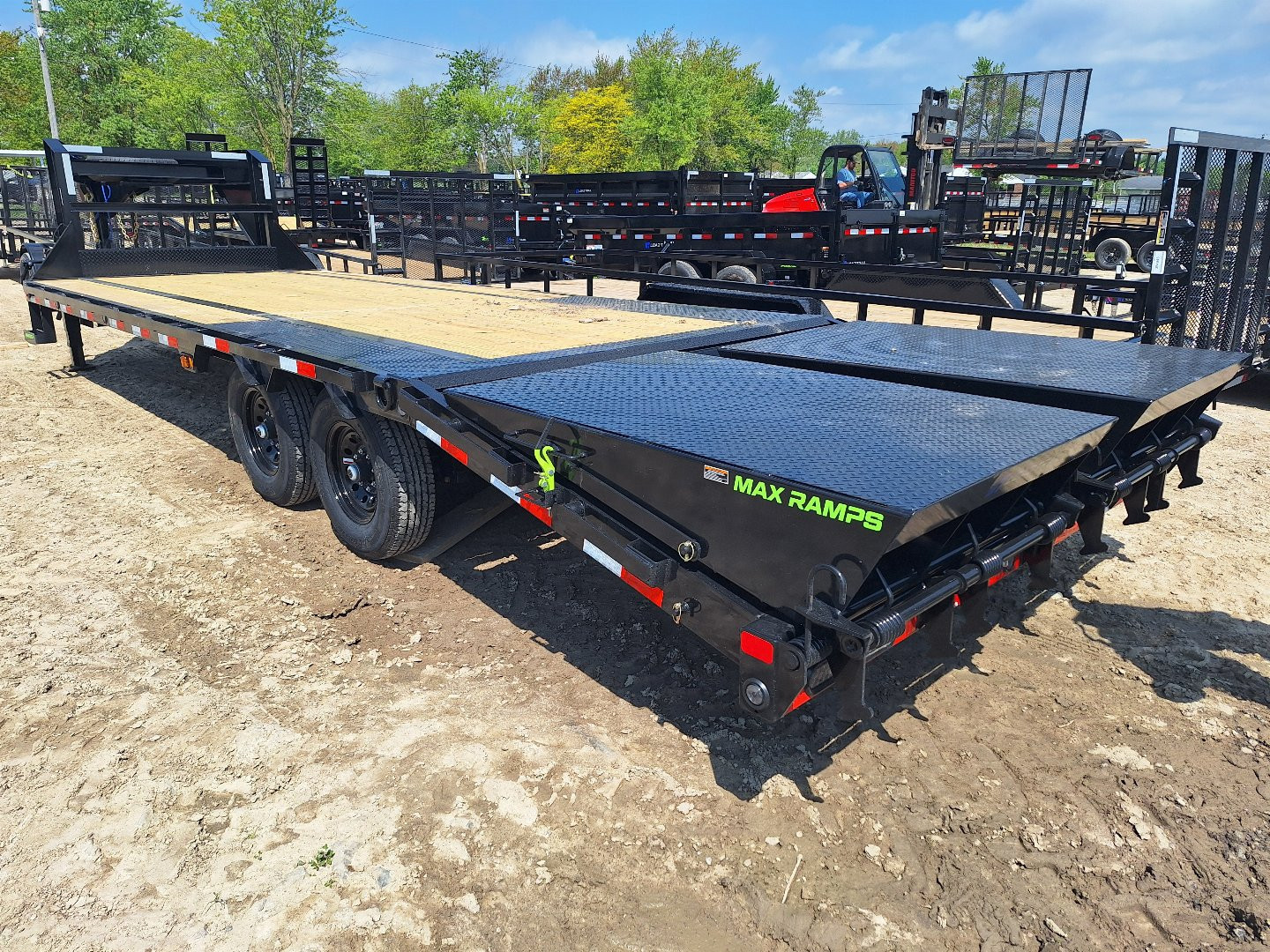 New 2025 Load Trail 102x25 Low Pro Deck Over Gooseneck trailer New Lower Price