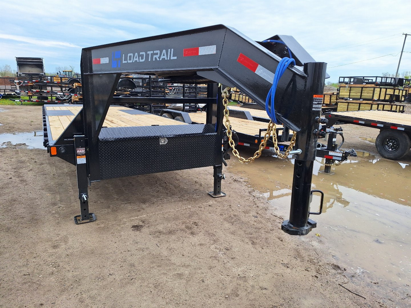 New 2025 Load Trail 102x26 Power Tilt Gooseneck Trailer Must GO !!!!!!