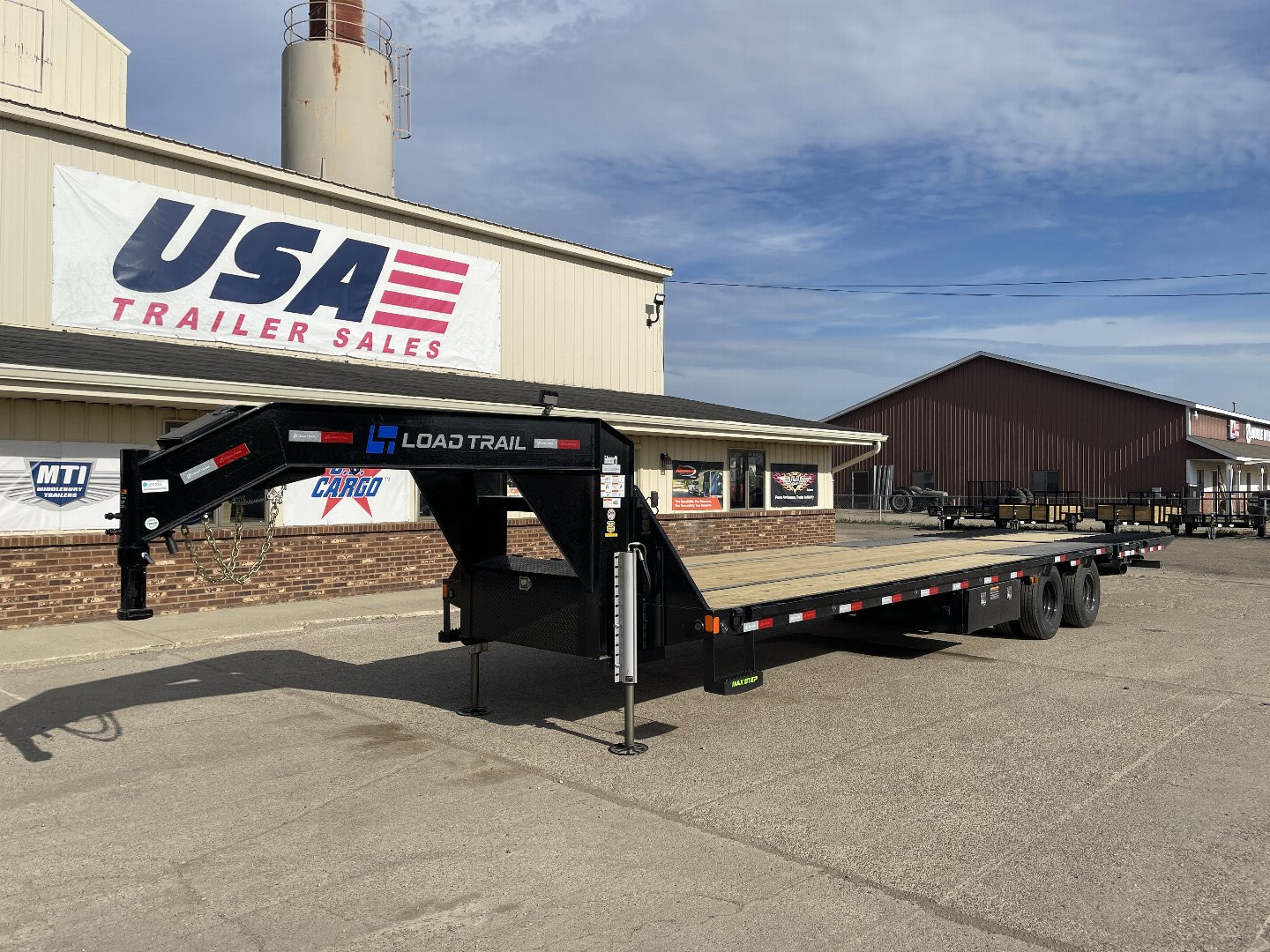 New 2025 Load Trail 102x34 26K Gooseneck Trailer w/9ft Hydraulic Dovetail & Hydraulic Jacks