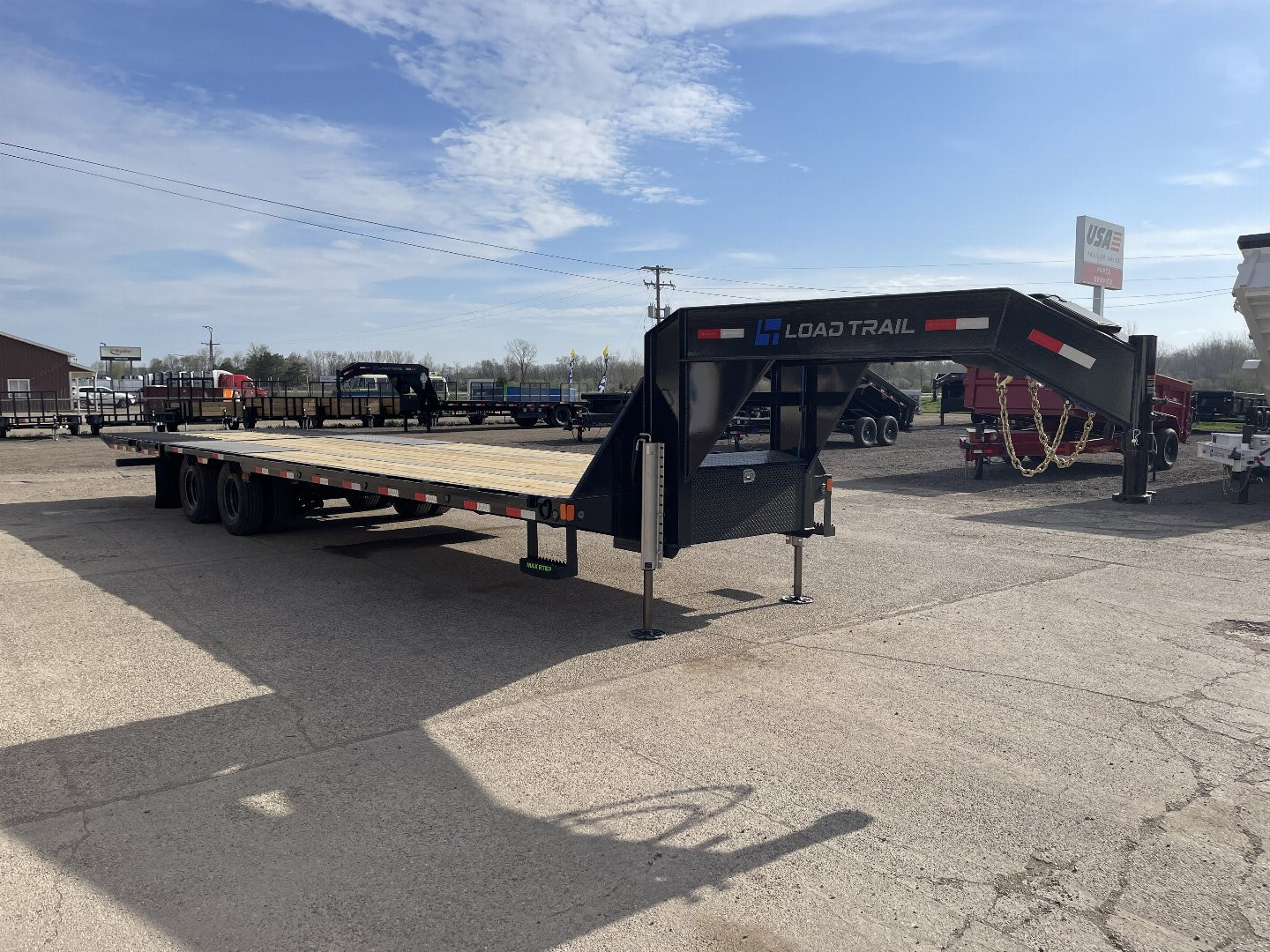 New 2025 Load Trail 102x34 26K Gooseneck Trailer w/9ft Hydraulic Dovetail & Hydraulic Jacks