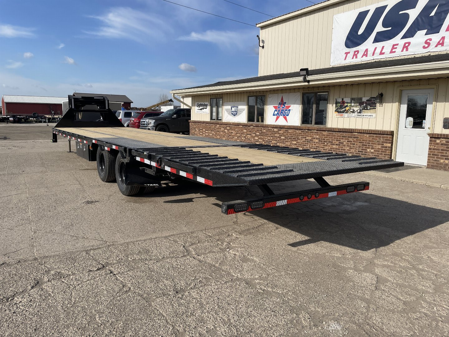 New 2025 Load Trail 102x34 26K Gooseneck Trailer w/9ft Hydraulic Dovetail & Hydraulic Jacks