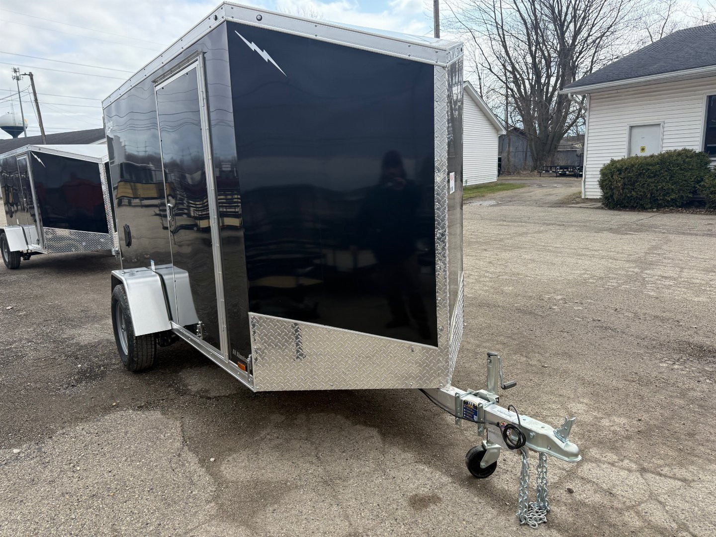 New 2025 Lighting 5 x 10 Enclosed Trailer w/ Double Barn Doors (Single)side door Cargo / Enclosed Trailer SALE