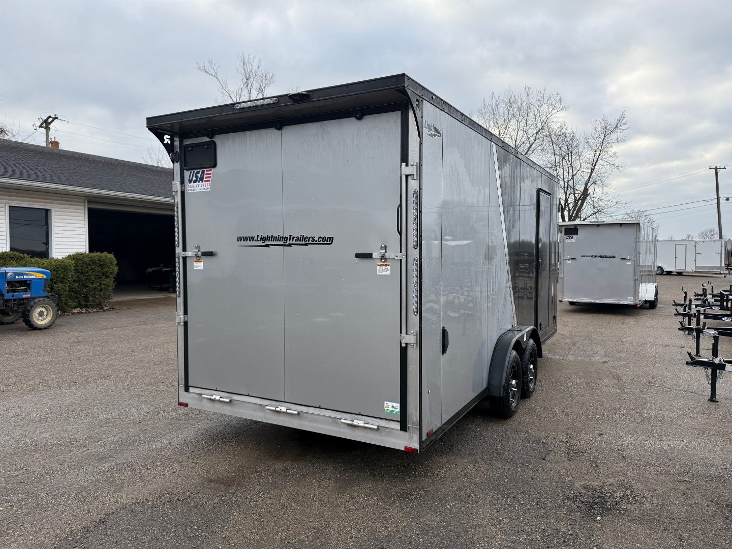 New 2025 LIGHTNING TRAILERS 7.5 x 23 - 3 Place All Aluminum Trailer with 7ft interior - Premium Package